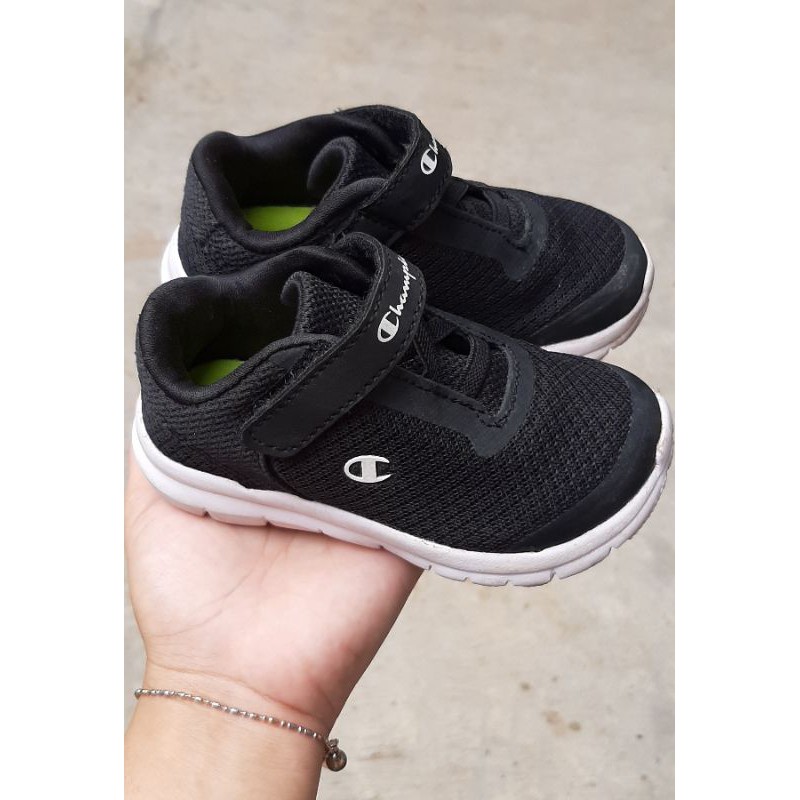 preloved sepatu anak champion original