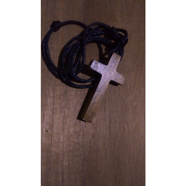 kalung salib hitam polos