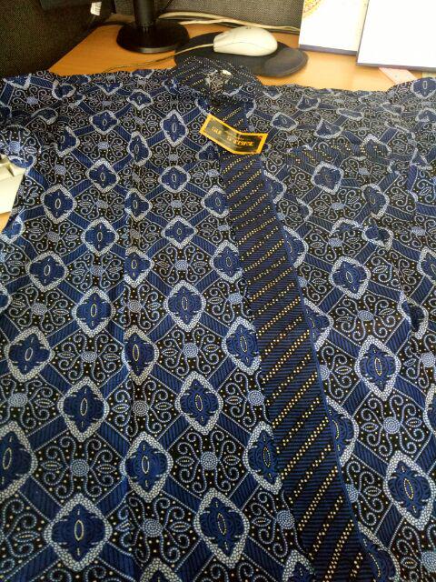 Kemeja Batik Fashion Motif Wajik Biru Lengan Pendek