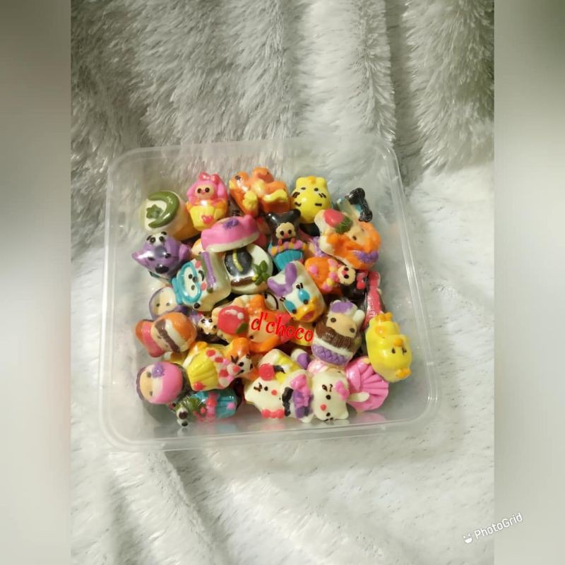 

Coklat karakter kemasan box per 500gr