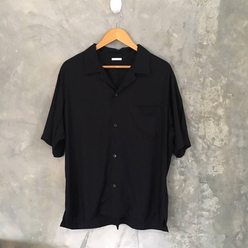 Kemeja Uniqlo GU Open Collar Hitam