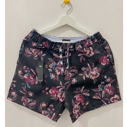 CELANA PENDEK PRIA BOXER SANTAI COWO DISTRO PREMIUM Material : Katun TWILL Garment Motif Bunga Ungu 