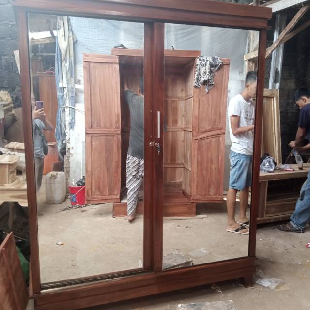 Lemari pakaian 2 pintu jumbo jati