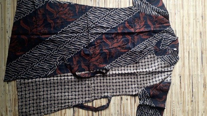 Tunik Batik Wanita Modern Kekinian