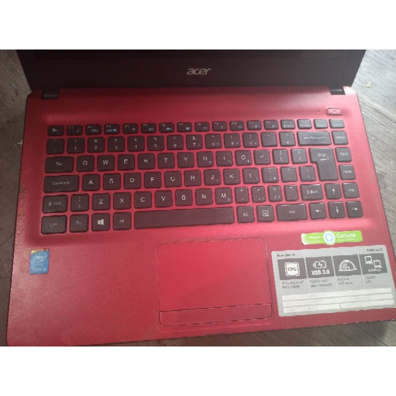 Laptop Acer one 14 core i3 5th gen ram 2/500 Gb minus