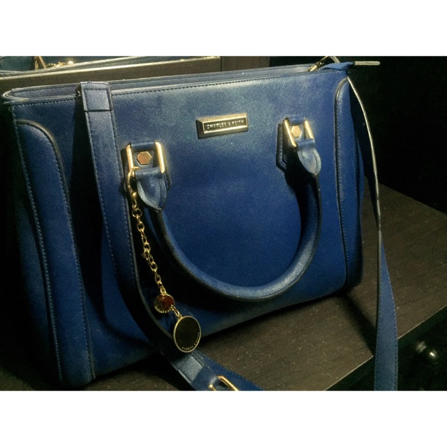 Tas prelove merk Charles & keith original
