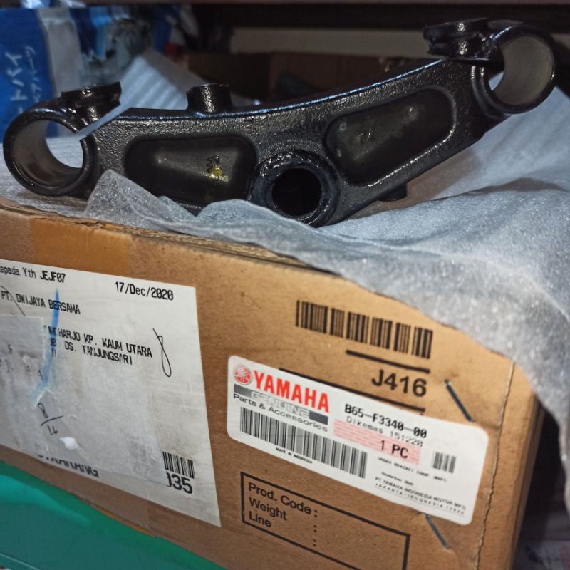 SEGITIGA BAWAH AEROX segitiga bawah T AEROX 155 ORIGINAL 100 YAMAHA B65-F3340-00