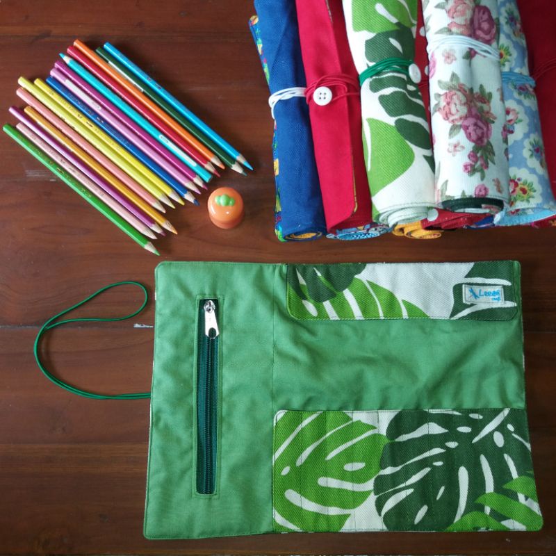 

tempat pensil gulung/pen roll case/pencil case/rolluppencilcase/rollercase