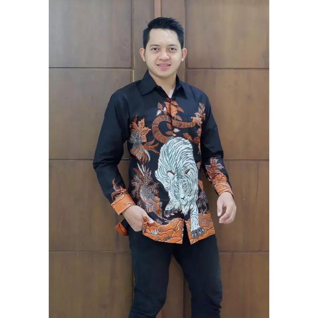 Atasan MODERN Merak Khayangan KEMEJA BAJU BATIK PRIA SOLO LENGAN PANJANG FULL FURING KATUN HALUS AFANDI AJI LUWUNG RANTING MERAH ARGO LAWU PERMATA BIRU SETYA LUHUR  SEKARTAJI MATAHARI PEKSI TARUNG AYAM CEMORO PUSPO GAGAH GONDROWARU ABANG BATIKSOLOAMANAH