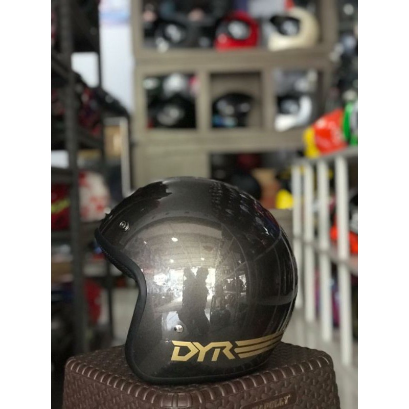 Helm bogo DYR sudah dengan kaca