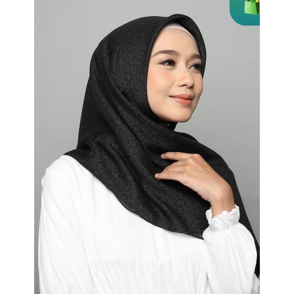 Hijab Wanita Plain Scarf Voal Diario x Nagita Slavina Jilbab Segi Empat Kerudung Segi Empat Casual