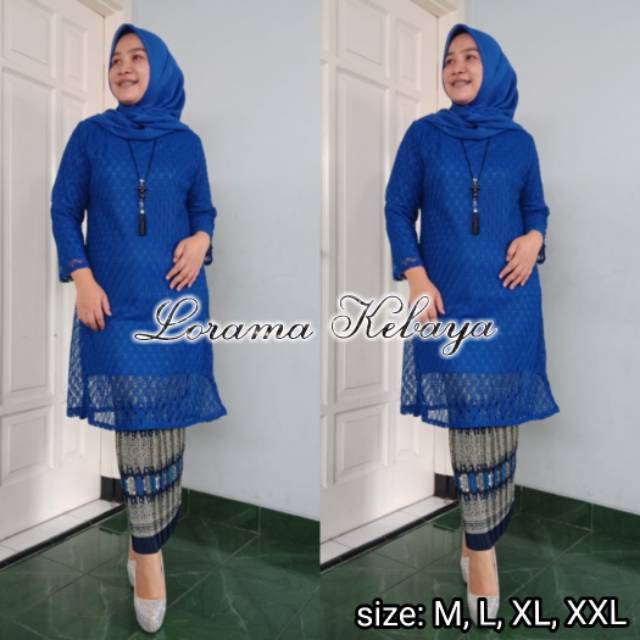 Setelan tunik brukat (tunik + rok plisket)