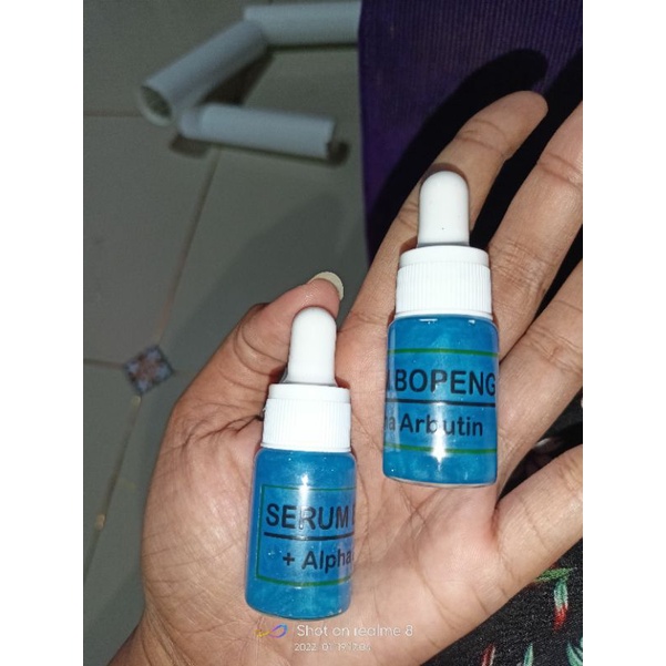 SERUM BOPENG BEKAS JERAWAT PLUS ALPHA ARBUTIN EXTRA WHITENING.