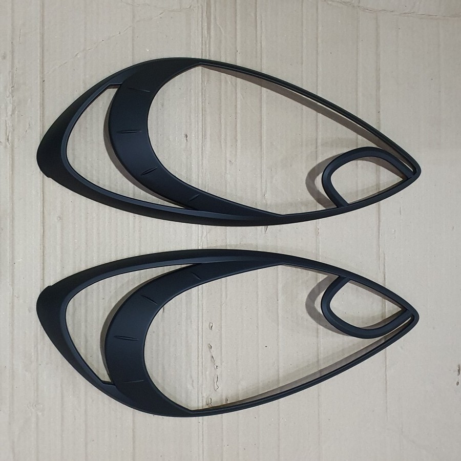 Head Lamp Garnish / Garnish Depan Mobilio Lama Hitam