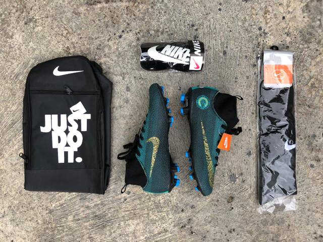 (Paket komplit) Sepatu Bola Nike Mercurial CR7 boots grade ori merah hijau tiempo legend-4