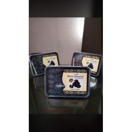 

KURMA ANGGUR BLACK DIAMOND DENGAN KEMASAN TERBARU, ENAK, MURAH, BISA COD