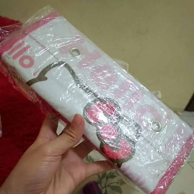 Rak Kosmetik Karakter