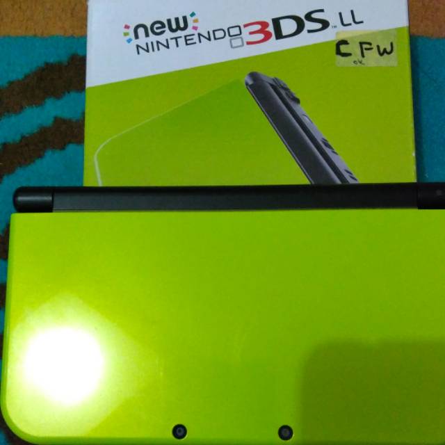 Nintendo 3DS LL lime