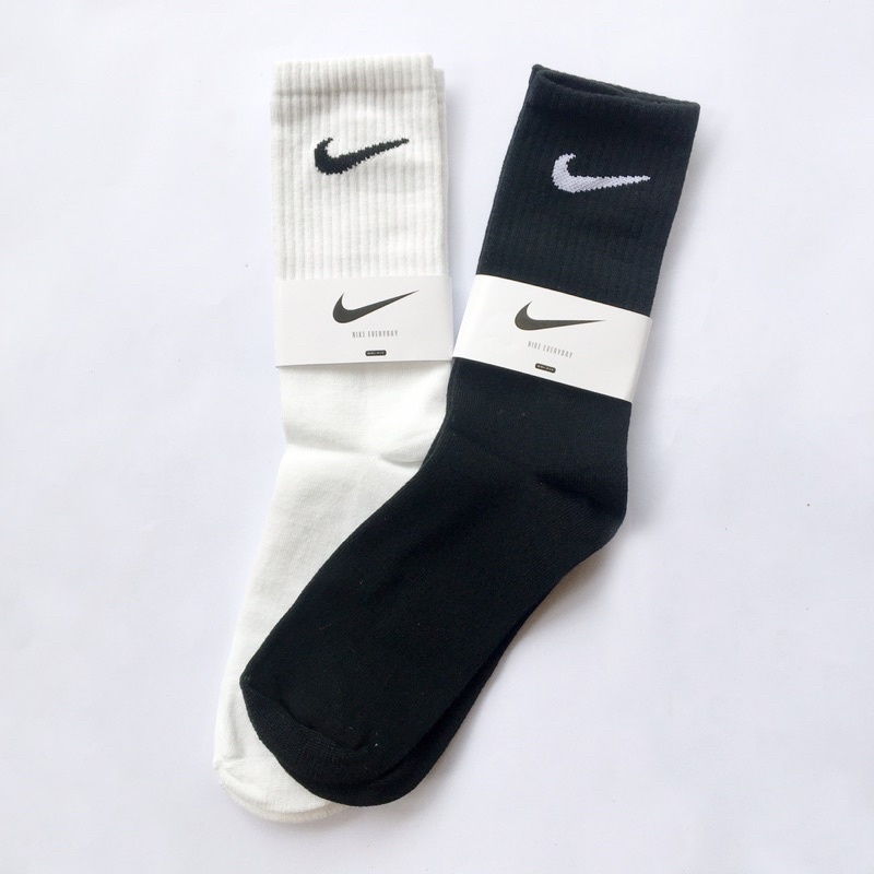 KAOS KAKI NIKE PUTIH / HITAM (PANJANG) COD Bayar di Tempat