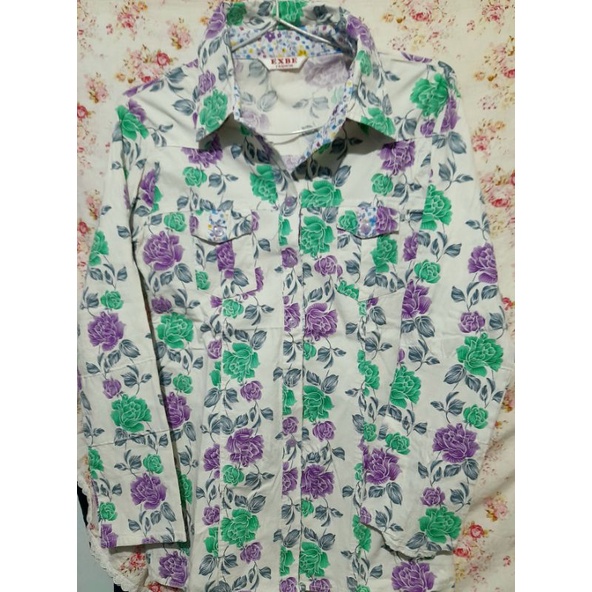 Preloved Kemeja Bunga-bunga Lilac Wanita Branded by Exbe