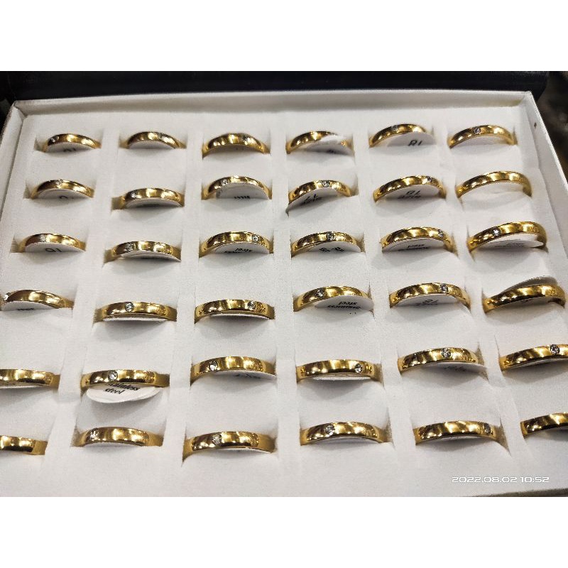 Cincin  Stainless steel Gold Mata 1box isi 3 lusin (36pcs)