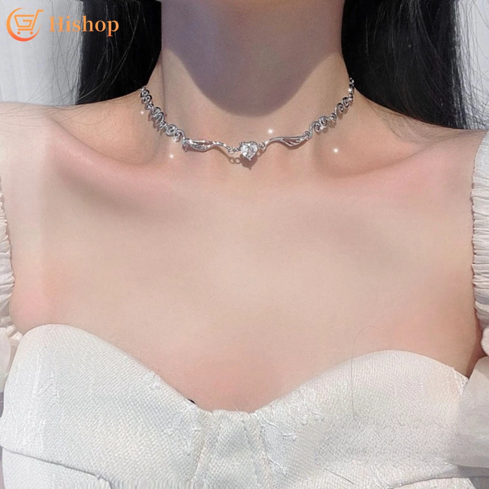 Kalung Rantai Choker Desain Hati Sayap Malaikat Aksen Kristal Warna Silver Untuk Wanita