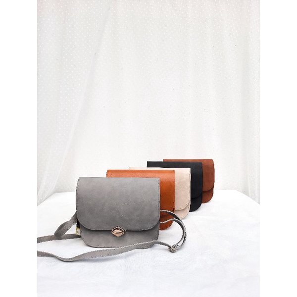 Tas Selempang Wanita Sling Bag Santia Pedro