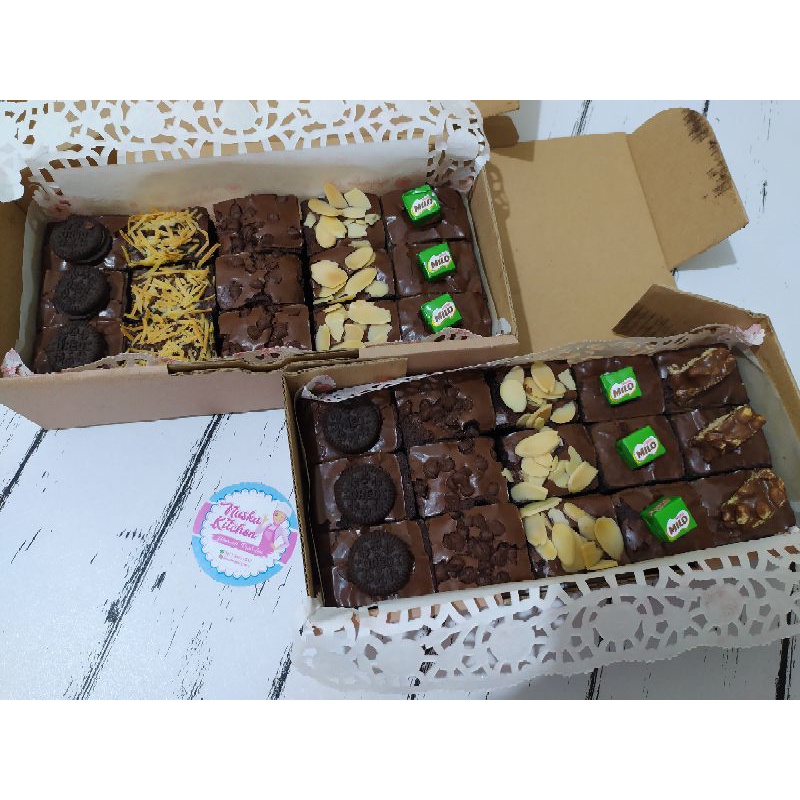 

Fudgy Brownies (size 22x10 cm)