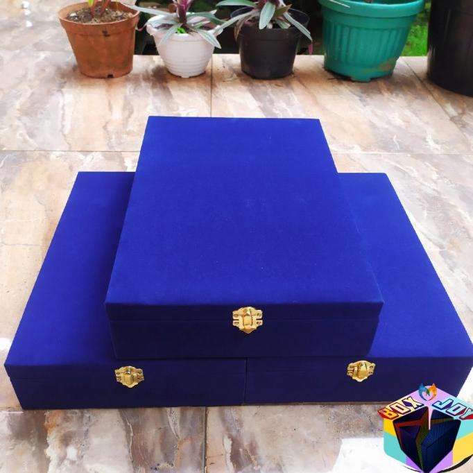 

[COD] Box Bludru / Kotak Bludru / Tempat Plakat / Box Plakat / Kotak Plakat [COD]