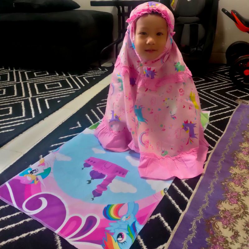 SAJADAH KARAKTER KARTUN FREE TAS POUCH SARUNG / SEJADAH MOTIF / SAJADAH PINTAR / SAJADAH ANAK / MIRIP SAJADAH OLIKE-2