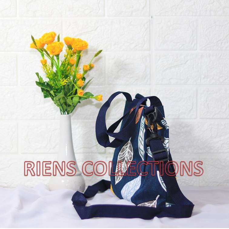 RIENS COLLECTIONS. SLING BAG TAS SELEMPANG KANVAS MOTIF DAUN NANGKA BIRU SBC02071