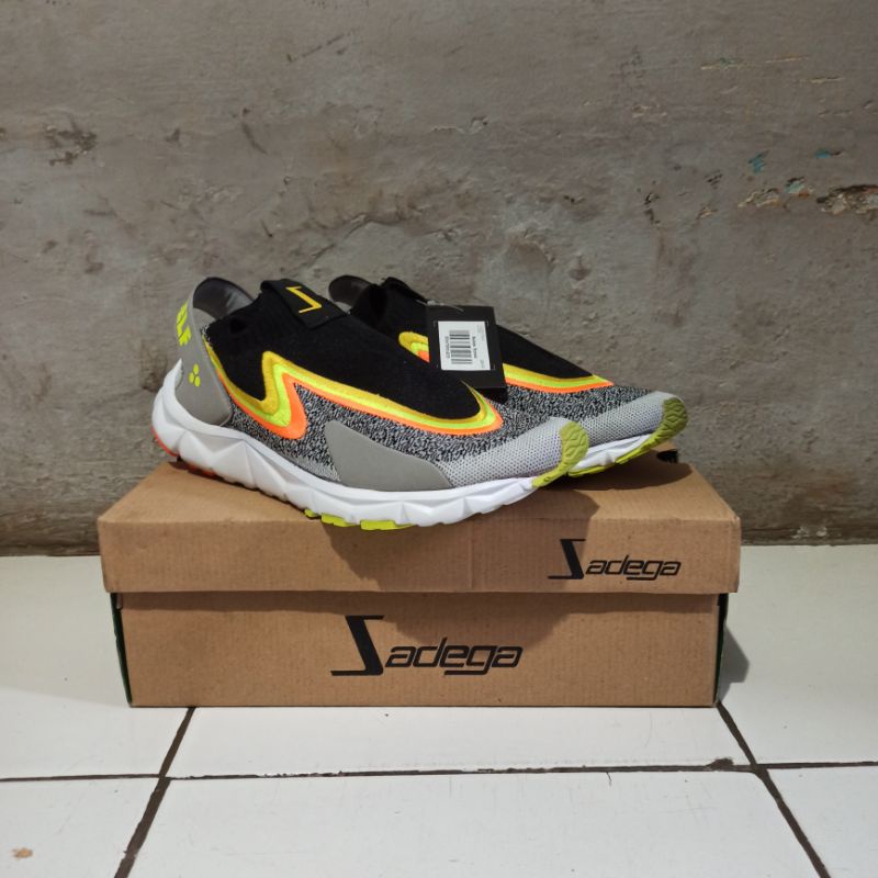 LEAGUE X DOCHI SADEGA - SADEGA RUNNER