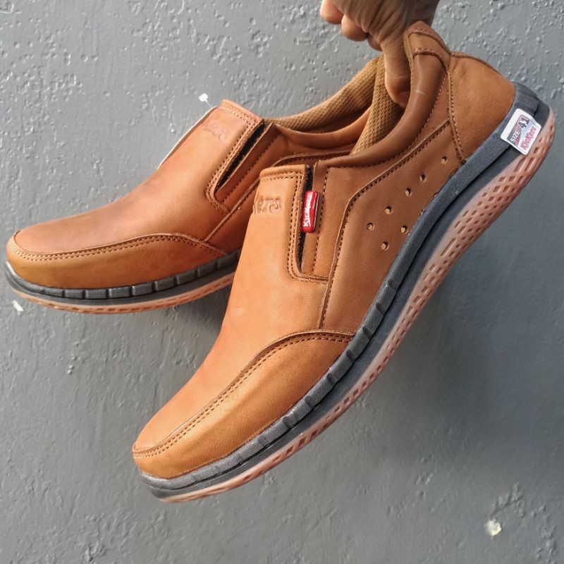 Kickers Sepatu Casual Kasual Pria Bahan Kulit Asli Murah Elegan Model Slip On Kode KC.75