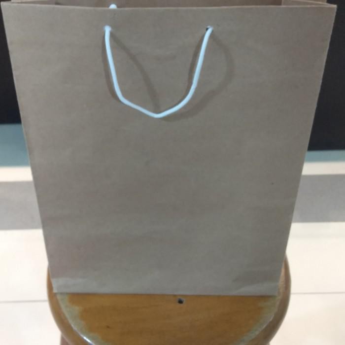

Goodie Bag / Paper Bag Kraft Polos Ukuran Xl/ L 25 × P 35 X 10 Cm, Harga Per Lusin Berkualitas