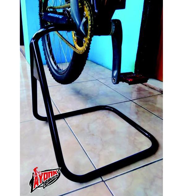 crank bike stand