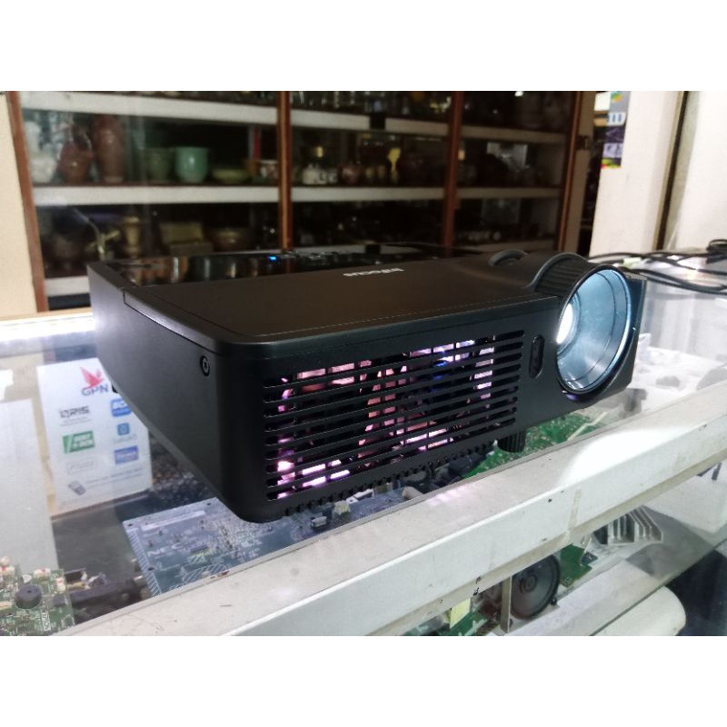 Proyektor bekas / proyektor second InFocus In124 hdmi