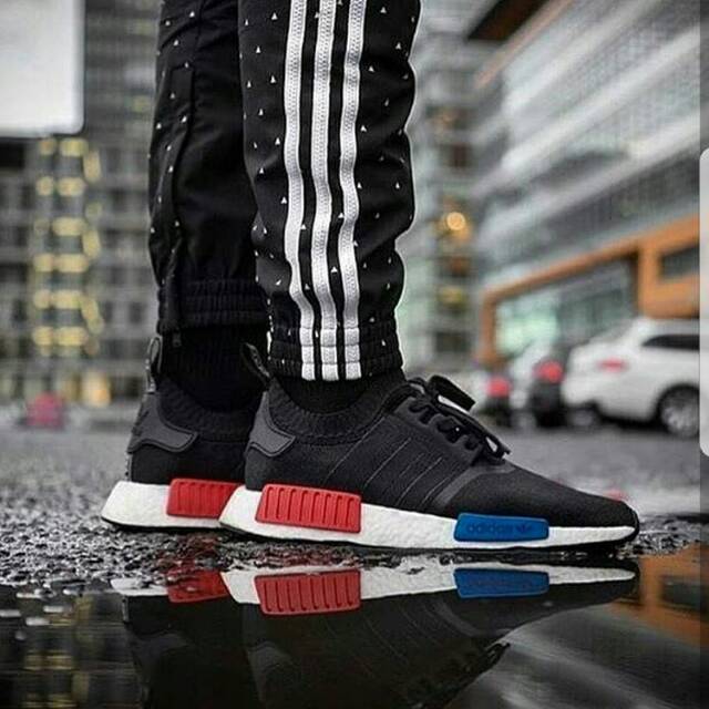 Sepatu pria Adidas Nmd R1 Primeknit OG Premium Original sneakers cowok murah terbaru promo new sale