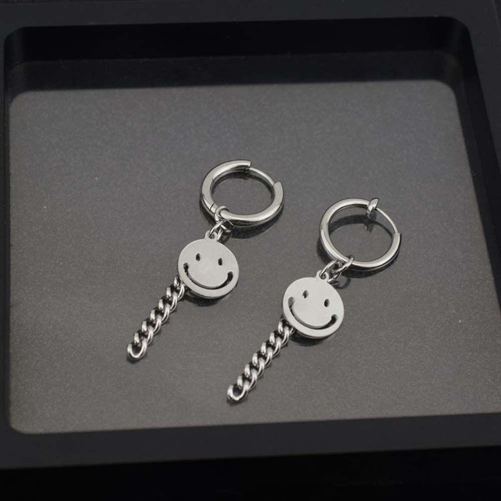 [Elegan] Smiley Hoop Earring Keren Vintage Hiphop Rantai Stainless Steel Rumbai Tindik Pria Klip Telinga