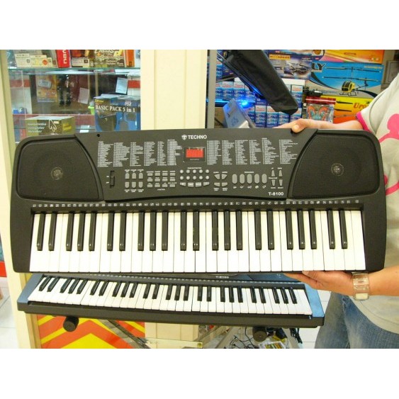 Piano keyboard Techno 8100