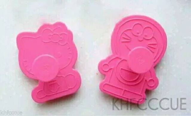 2pcs cookies cutter biscuit maker press cetakan kue kering doraemon dan hello kitty