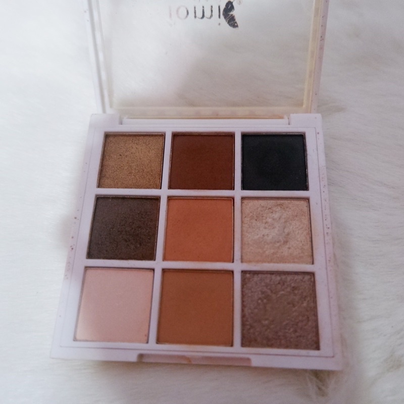 preloved iomi eyeshadow palette