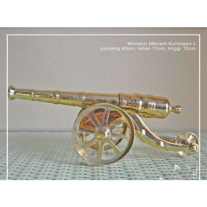 miniatur meriam ukuran besar