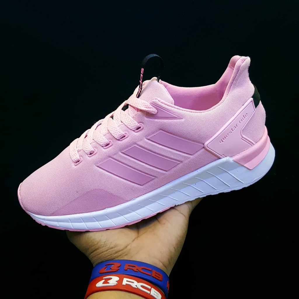 Sepatu Adidas Questar Ride Peach Soft Pink Sneakers Sport Wanita Fitnes Olahraga Kerja Santai  Salem