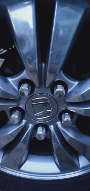 Baut Roda Mobil Variasi Warna