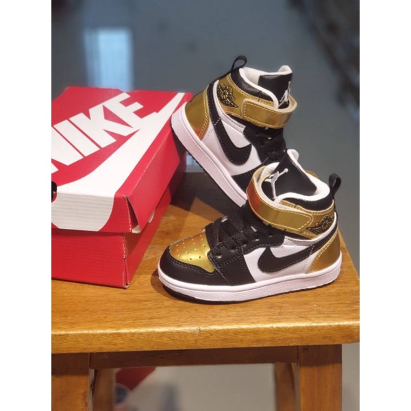 NIKE JORDAN HIGH Fasion Anak Sepatu Sneakers Anak Laki Berkualitas Dan Sporty Gold Black Sepatu Anak Laki dan Sepatu Sneakers Anak Perempuan Jordan Kids Sepatu Anak Laki Laki 10 Tahun Sepatu Anak Sneakers Laki Laki Perempuan Nike Grade Original