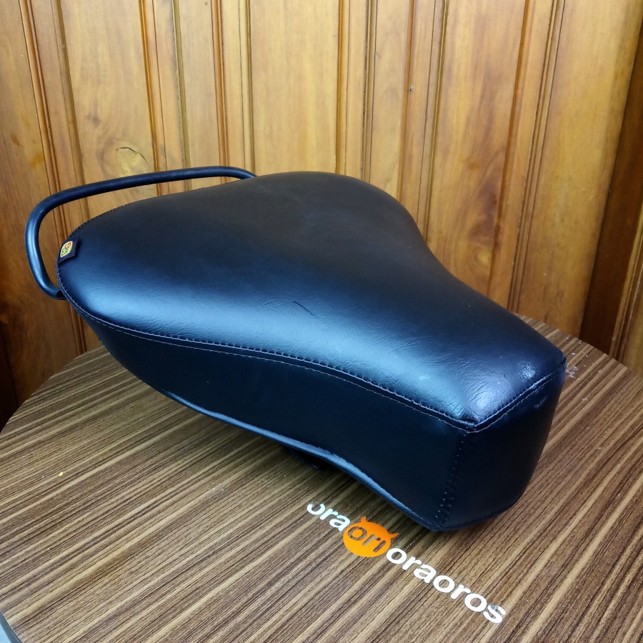 jok depan vespa super sprint merek MG