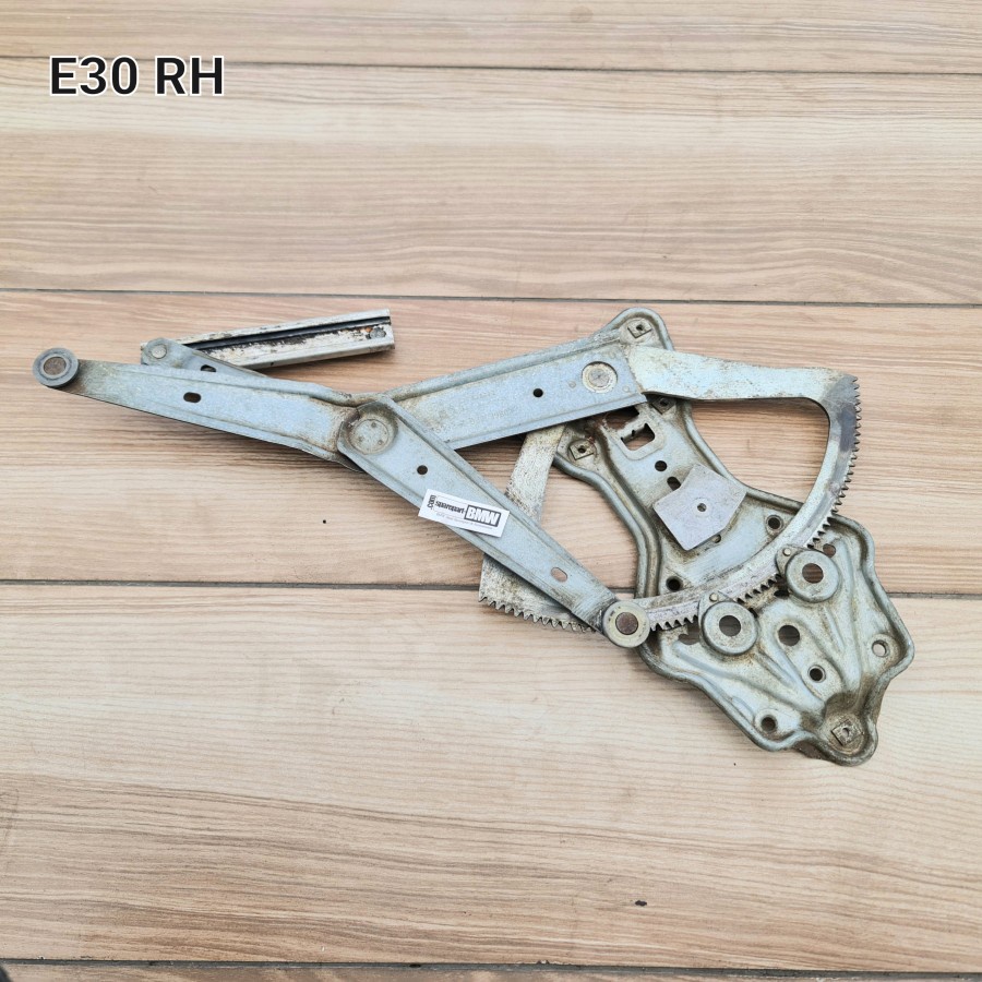 Regulator Power Window Depan Kiri Kanan BMW E30