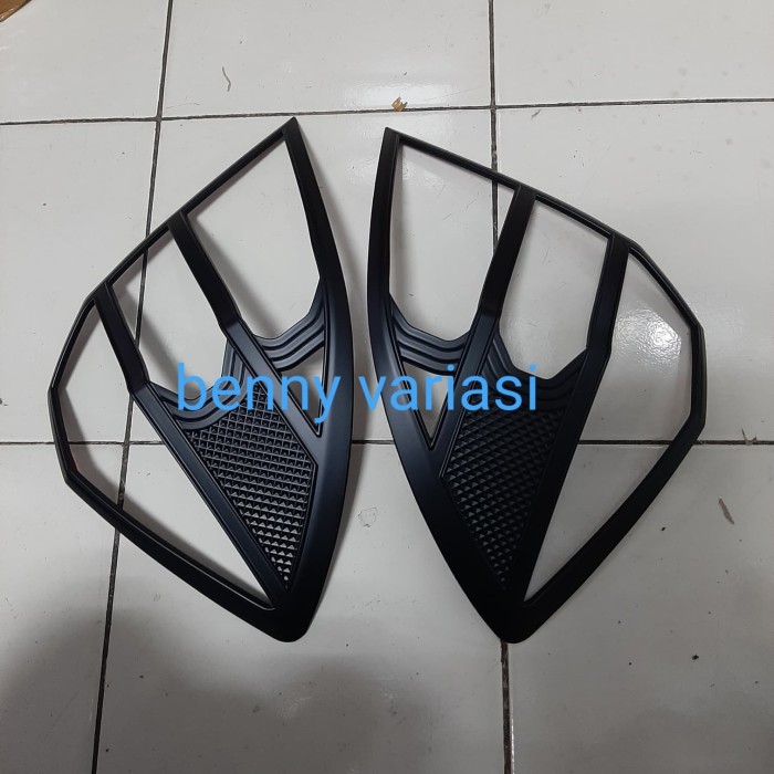 Garnish Garnis List Lampu Honda Jazz 2011 2012 2013 Belakang Hitam Black
