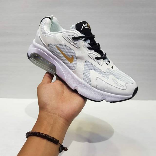 Sepatu Nike Air Max 200 Premium