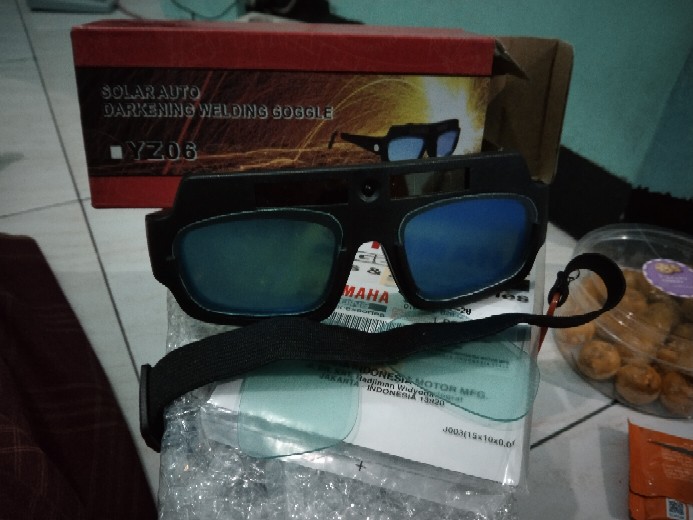 Kacamata Las Otomatis Auto Darkness